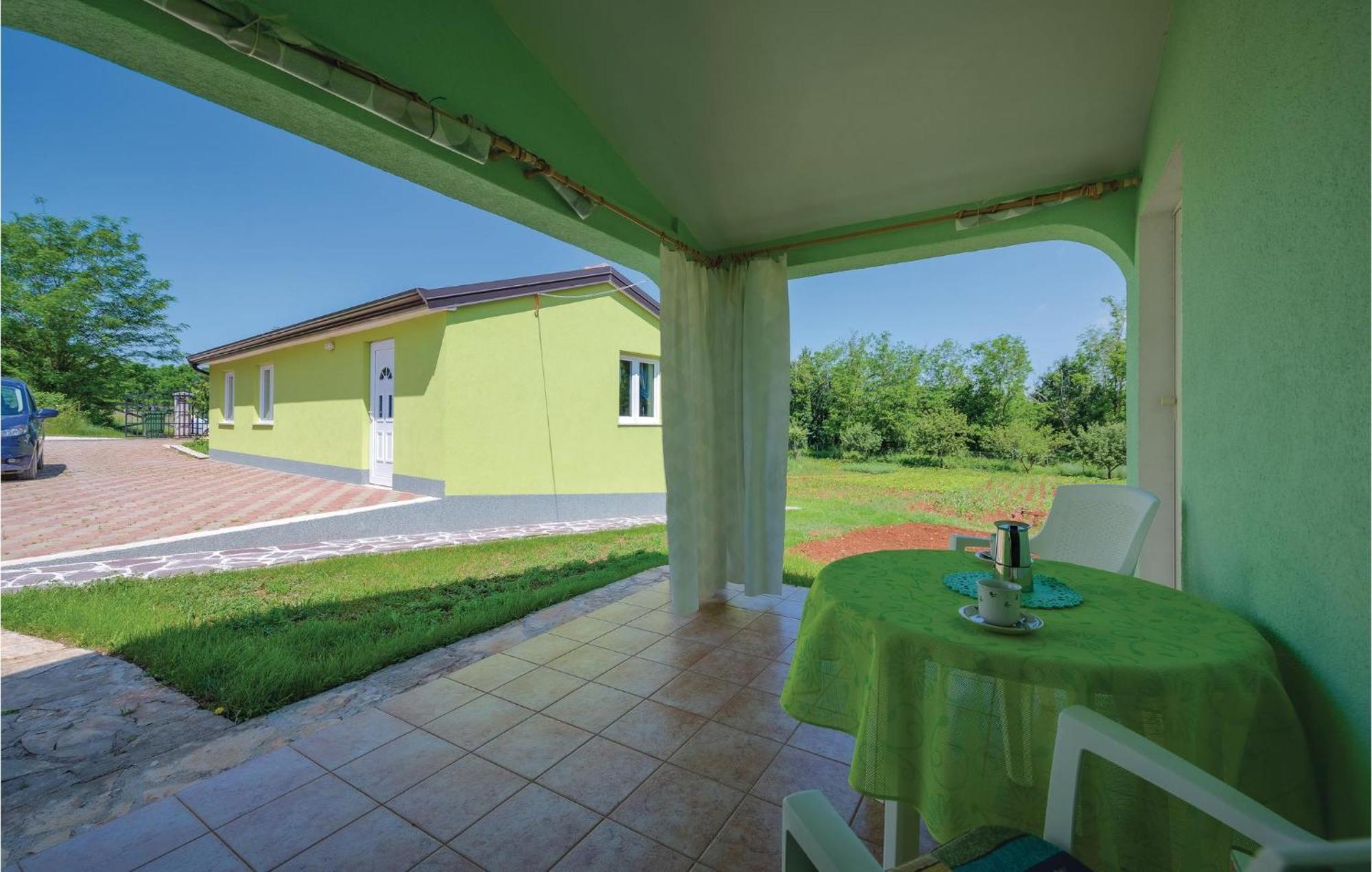 Cozy Apartment In Sv,Lovrec With Kitchen Jakici Exterior foto